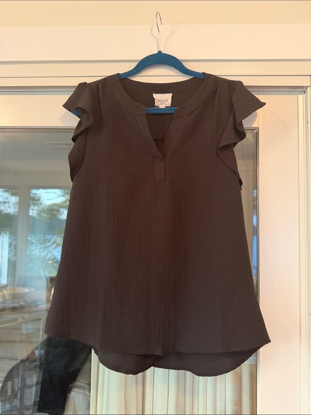 ANDREE BY UNIT Black Flutter Sleeve V-Neck Blouse